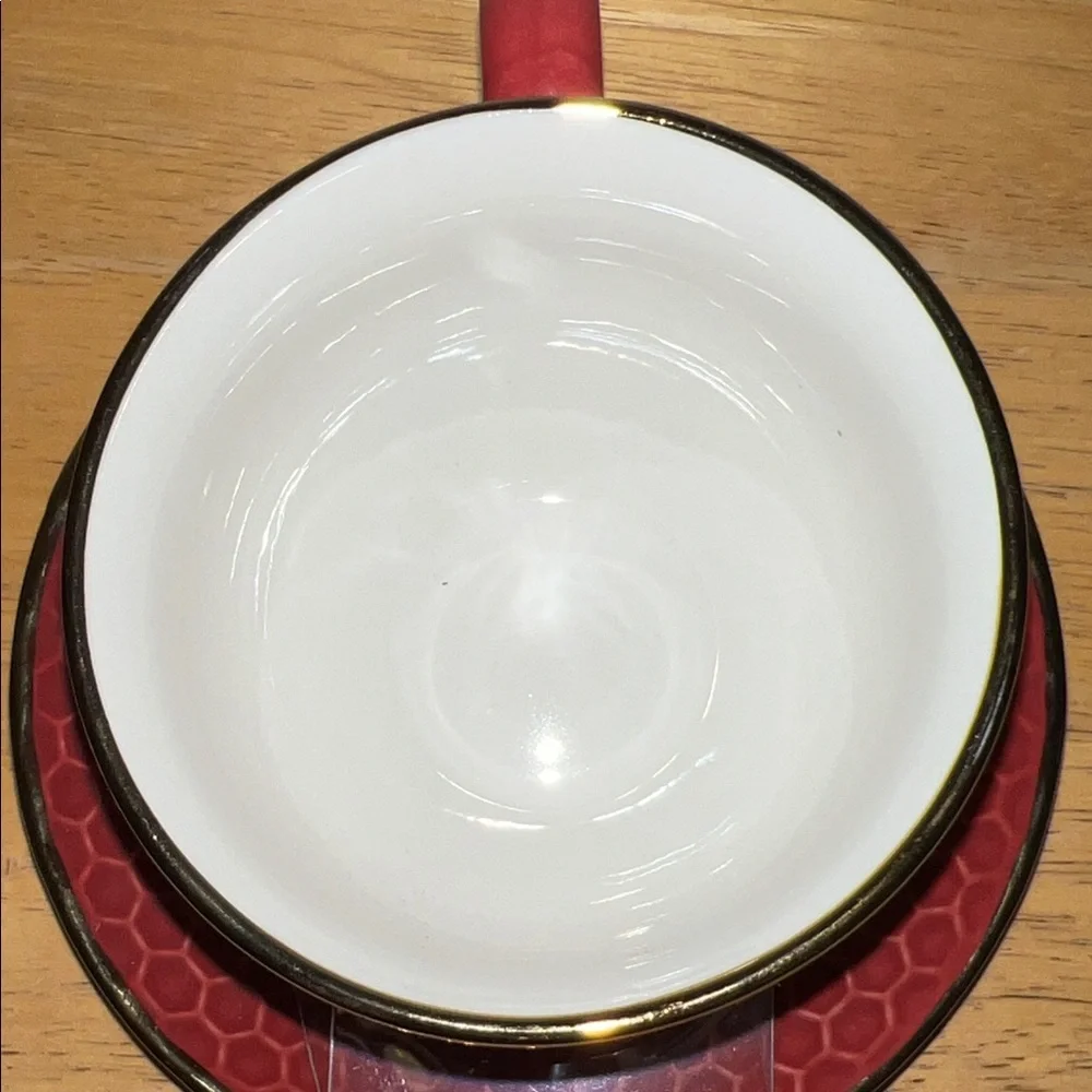 Abeille & Amour Elegant Porcelain Honeycomb Teacup and Saucer Set New
